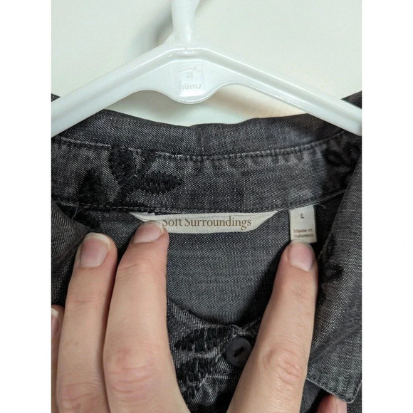 Soft Surroundings Papyrus Chambray Button Down Shirt sz L - Picture 4 of 5